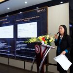 dai-dien-topica-trinh-bay